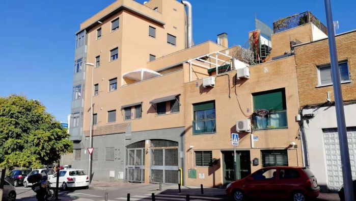 马德里市区公寓楼出售！投资好机会
