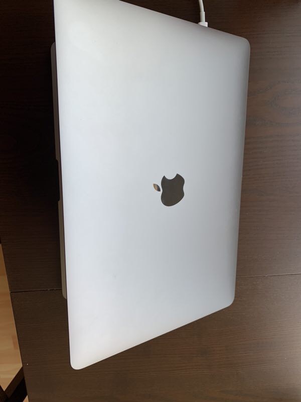 出售一部苹果MacBook Pro   新款    13寸