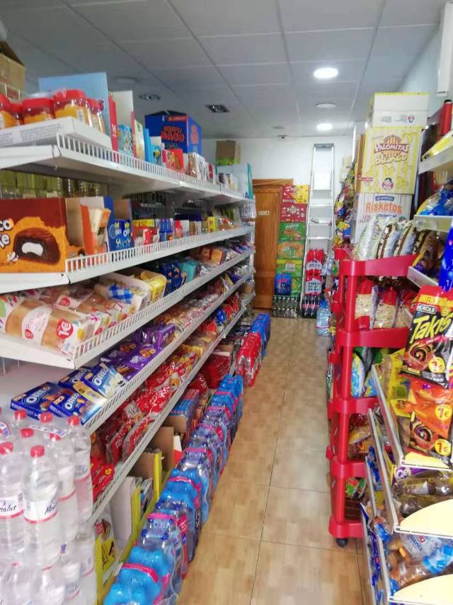 穆尔西亚 Murcia 糖果店出售
