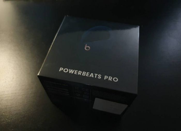 新款 powerbeats pro运动耳机出手