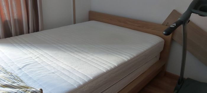 二手床垫和床架