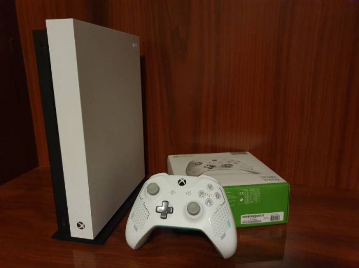 Xbox one X主机(已出)