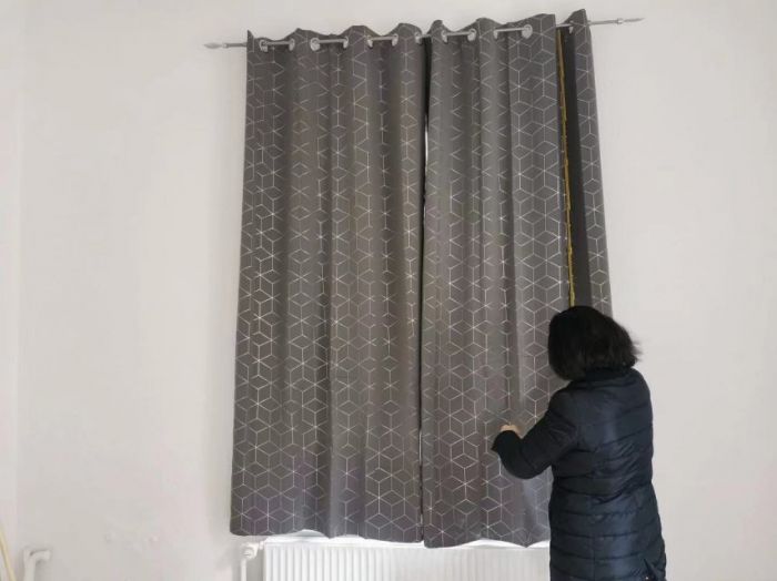 新窗帘1.8米，还有2m长，16欧元本周特价