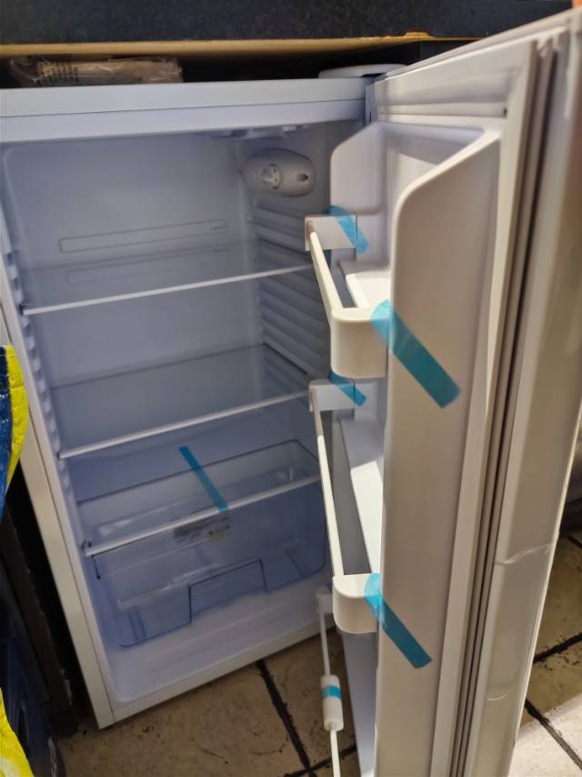 科隆出售一个新冰箱