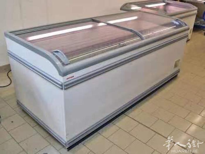法兰出4台冰箱（冰冻） AHT (ALDI 超市用的牌子）