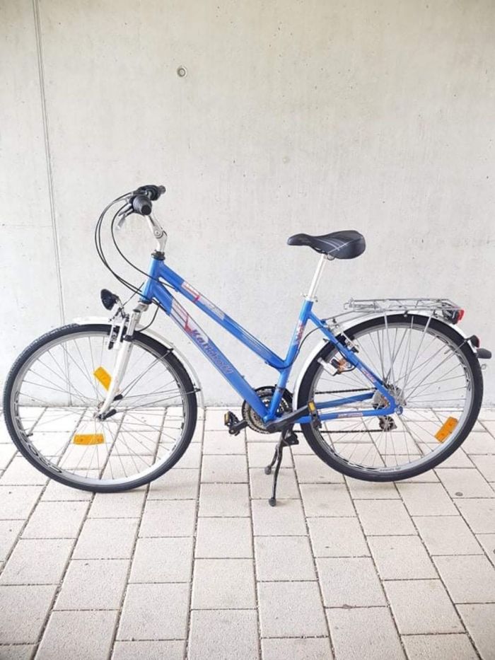 慕尼黑出售二手自行车，可换档，新换的轮胎，好骑，28Zoll